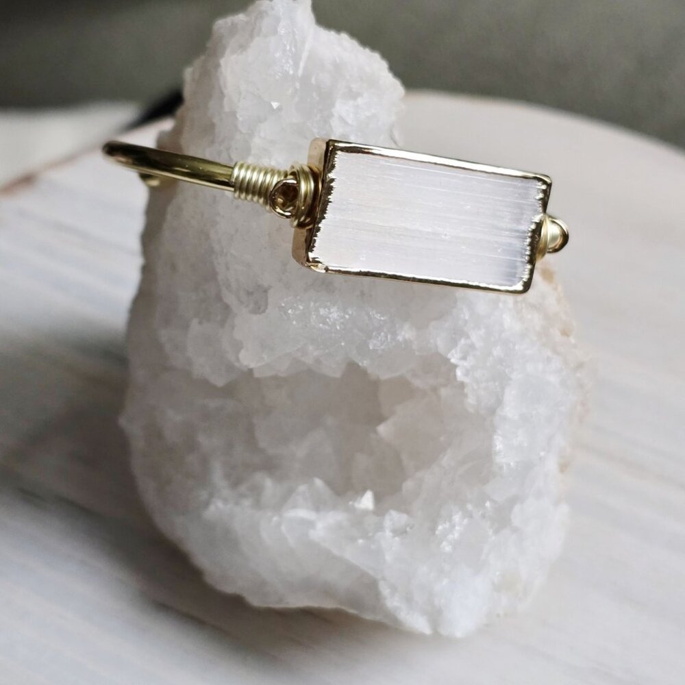 Handmade ✦ Selenite Bar Wire‑Wrap Cuff ✦ 14Kt Gold Over Copper Adjustable NWT - Picture 3 of 11